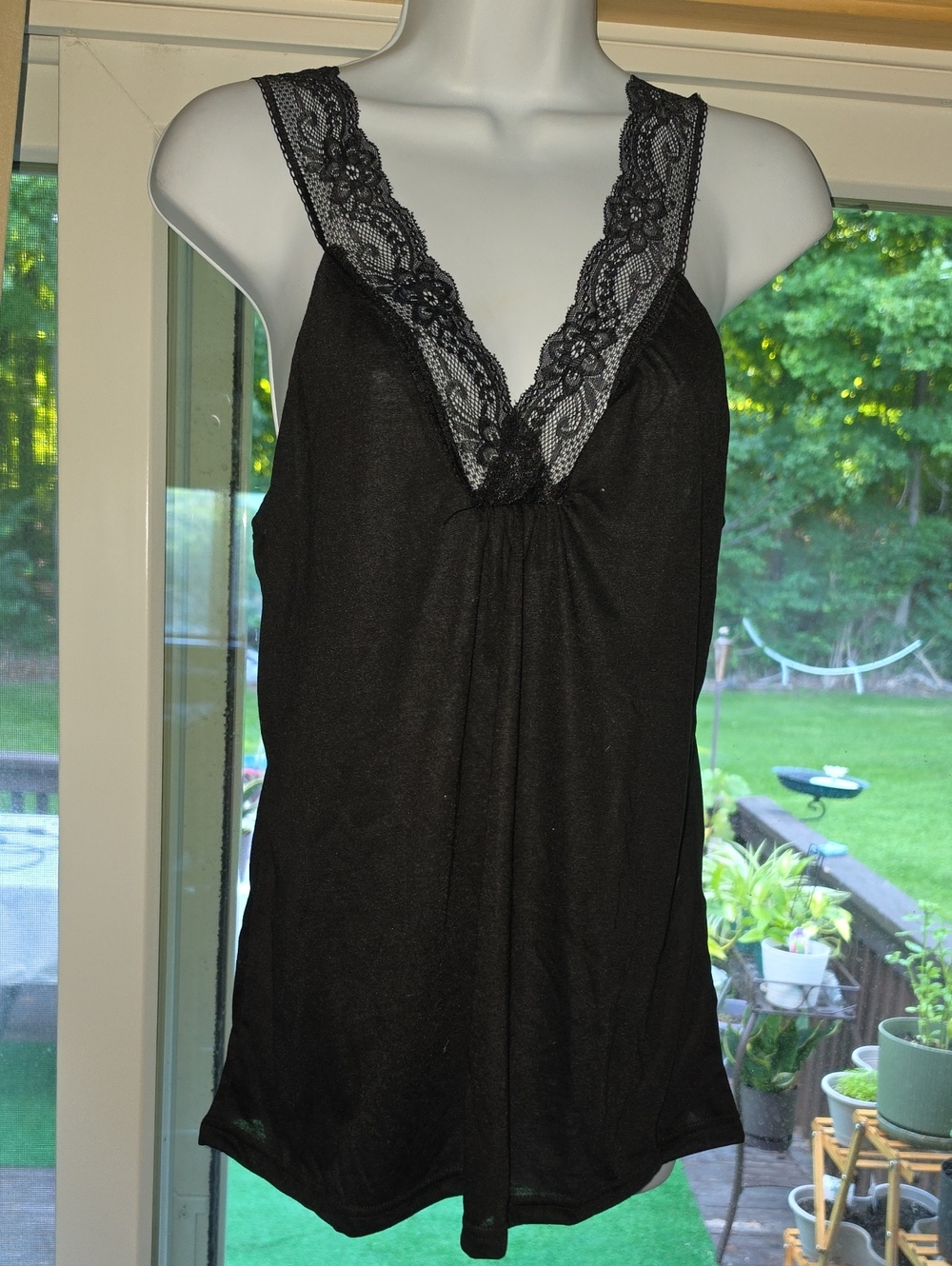 Black Lace V-Neck Tank Top - Elegant Women's Camisole